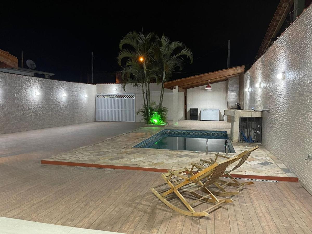 Casa Com Piscina Em *