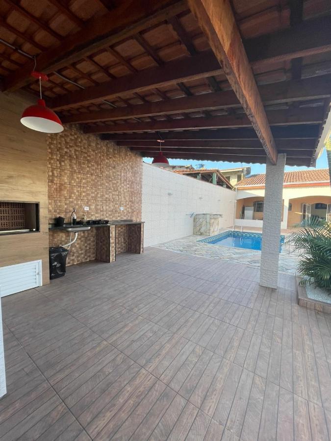 Casa Com Piscina Em *
